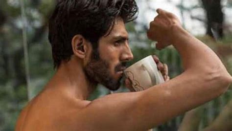 Kartik Aaryan Teases Something Sweet But With A Hot New Pic See It Here Bollywood Hindustan