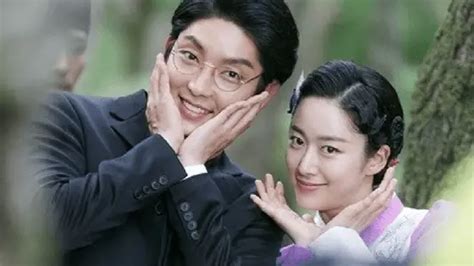 Breakng Lee Joon Gi And Jeon Hye Bin Confirm Theyre Dating