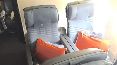 Review Singapore Airlines Er In Premium Economy The Points Guy