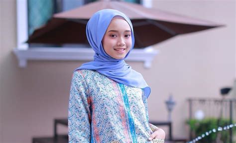 Pelakon, bella rahim, 46, yang muncul sebagai watak sebagai jane dalam filem sekuel train to busan berjudul peninsula menjadi bualan seluruh negara sehingga tular di laman sosial.bella berkata, peluang membintangi filem popular korea selatan sememangnya masih umpama mimpi. Biodata Liya Maisarah, Instafamous Remaja Yang Comel ...