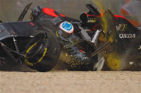 Alonso gutierrez crash melbourne australian grand prix 2016. Crash Fernando Alonso Australia 2016 | F1 crash, Racing