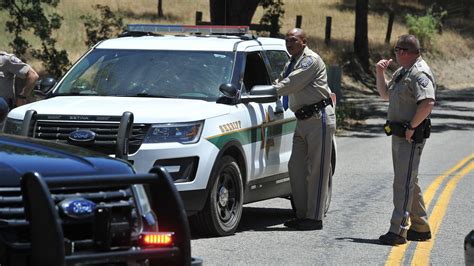 Fresno County Ca Sheriffs Deputy Shot Injured Gunman Arrested