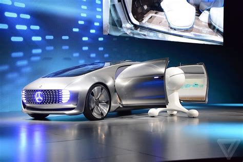 来自未来的无人驾驶车辆，奔驰 F 015 Luxury In Motion 概念车亮相 Ces 2015 理想生活实验室 为更理想的生活