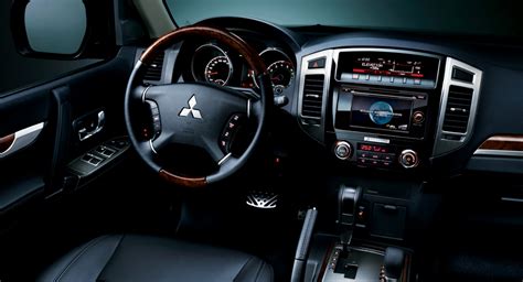 New Mitsubishi Pajero Photos Prices And Specs In Uae