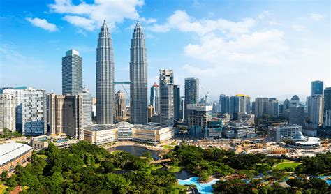 The twin towers are located at suria klcc (kuala lumpur city centre). You Have To Know! The Facts of Petronas twin tower in ...