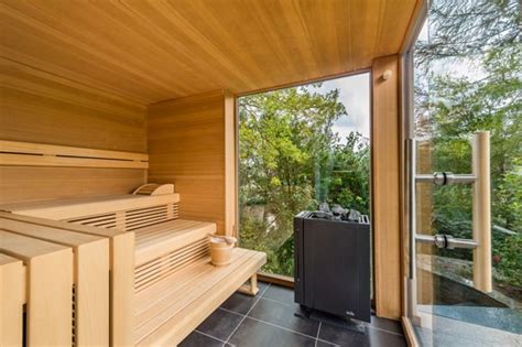 Get away from the daily toils and troubles and relax. Eigene private Wellnessanlage im Garten! Dampfbad Sauna ...