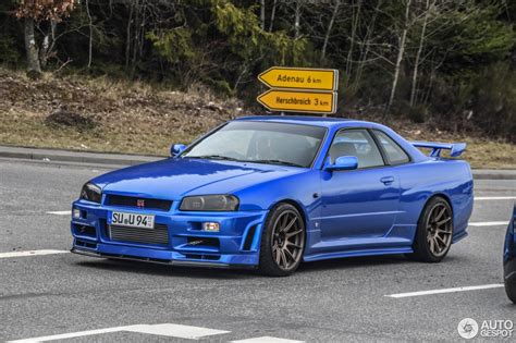 There's no doubt the gtr would be faster without a limiter, but i don't think it would be that much faster. Nissan Skyline R34 GT-R - 2 april 2018 - Autogespot