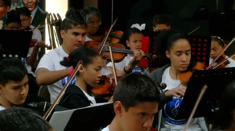 Watts Willowbrook Conservatory Offers Free Music Lessons For Youth Los Angeles Sentinel