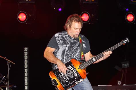 Michael Anthony Chickenfoot | Michael anthony, Guitar, Anthony
