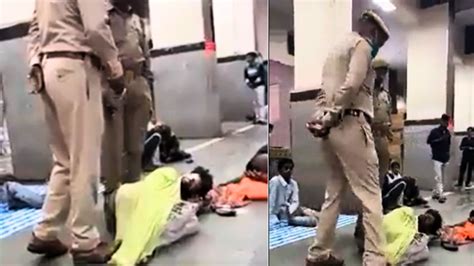 सो रहे यात्रियों को पैरों से कुचलकर उठाने लगी पुलिस मथुरा रेलवे स्टेशन का वीडियो Viral Up