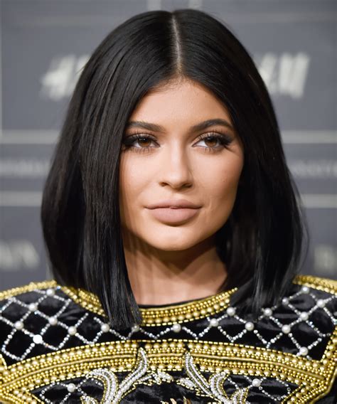 Kylie jenner never goes wrong when she chooses her fashion, and her latest ensemble has proven just. Kylie Jenner Favorite Makeup Brush Sets — Kylie Jenner ...