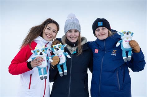 Meet eileen ayling gu on instagram eileen gu wikipedia here is everything to know about the professional skier's height and. Eileen Gu Chinese / 17-year-old Asian American Eileen Gu becomes first Chinese ... - China has ...