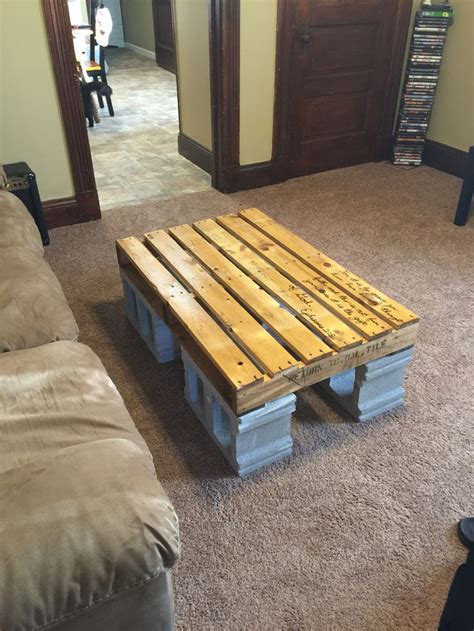 48 ideas house brick coffee tables table wood furniture. Pallet and cinder block coffee table. | Pallet furniture ...