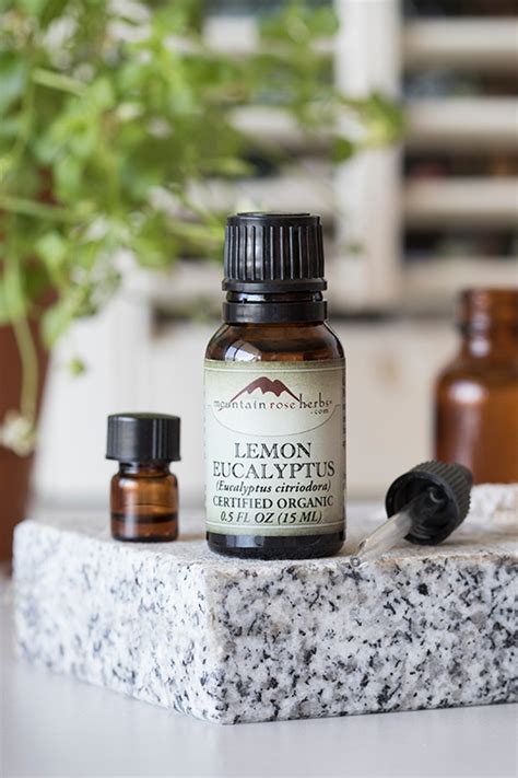 Lemon eucalyptus essential oil has a strong, fresh lemon, floral scent, with notes of citronella and eucalyptus. How To Use Lemon Eucalyptus Essential Oil