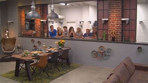 Sex spielt im big brother haus eine große rolle. Beim Duschen gefilmt: PBB zeigt Eloys kleinen de Jong ...