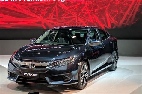 Auto Expo 2018 New Honda Civic And 2018 Honda Cr V Suv Showcased In