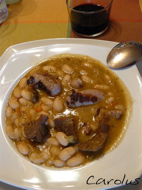 Bajar el fuego y dejar cocinar durante 45 minutos. Alubias con butifarra y robellones - Carolus Cocina ...