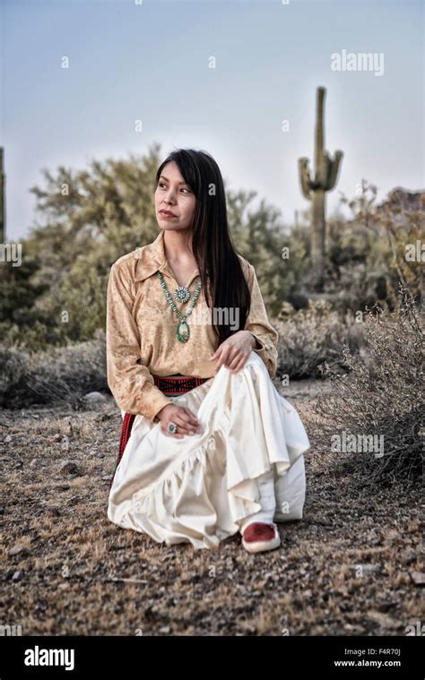Usa United States America Arizona Indian Navajo Dine Woman