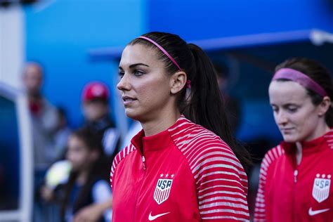 Alex Morgan Ties Record For Most Goals In A World Cup Game Popsugar Fitness