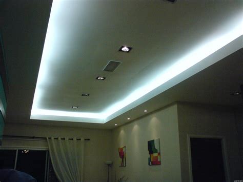 By utilizing a few plastic or metal molds and some plaster of paris, you can turn your traditional dining nook into an elegant dining room or your plain foyer into a grand entry hall in just a few simple steps. Meaning of Ateh's Life: Cuci mata~ Plaster Ceiling