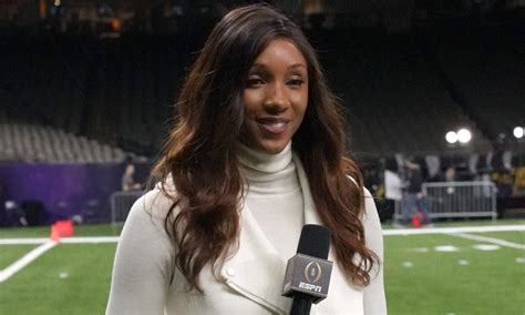 Https://techalive.net/outfit/mnf Sideline Reporter Outfit