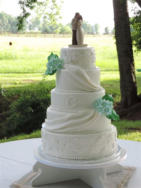 Cakes By Becky Elegant White Wedding Cake