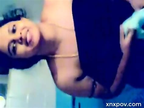 Desi Sexy Bhabhi Show Her Boobs Eporner