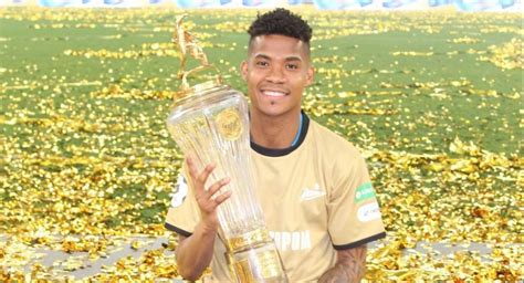 Petersburg played 3 seasons, during this time he played 84 matches and scored 3 goals. Wilmar Barrios campeón con Zenit de la Liga de Rusia