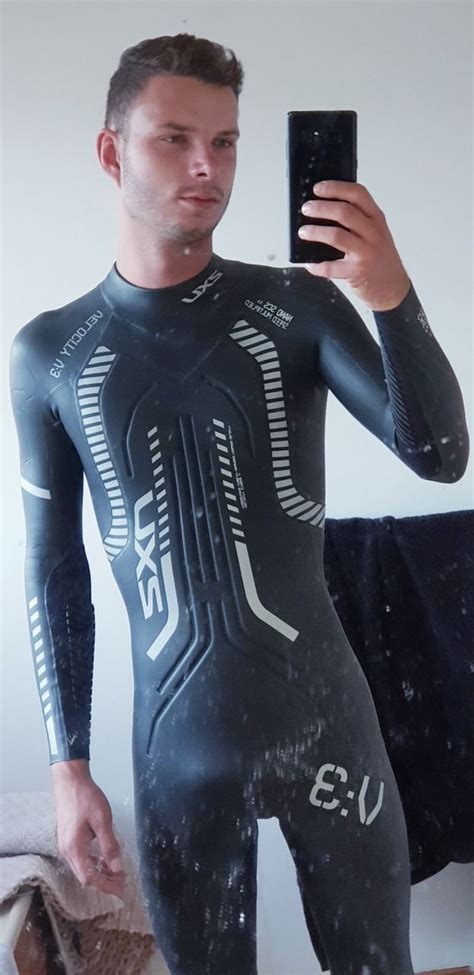 pin auf wetsuits