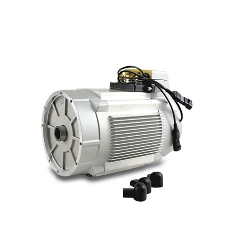 Motor eléctrico Motor para sistema QDS™ (después de septiembre de 2018) N.º de artículo N.º de pieza de STAR EV Descripción MPN Cant. 1 2MO701 Motor de CA QDS™, 4 kW para 2 y 2+2 2101903035000 1 2MO710 Motor de CA QDS™, 5 kW para 4 y 4+2 2101903076000 1 2MO702 Sensor de velocidad para motores QDS™ 2102700025000 1 2 2MO791 Kit de soporte de montaje del sensor de velocidad (2 soportes con 4 pernos pequeños) 2207302048000 2MO700 Conjunto de motor, 4 kW CA, KDS 2101903060000 1 1 Kit de servicio de pernos de unión, 8SD.909.032AS (M8X190) 2700900029000 4 2 Kit de servicio de rueda de pulso, 5SD.676.502S 2301400220000 1 3 Kit de servicio del sensor de velocidad, 5SD.421.034S 2102700021000 1 4 Kit de servicio del sensor térmico, H-302S 2102700022000 1 5 Kit de bloque de terminales (M8), 5SD.064.280S 2902600022000 1 6 Junta del bloque de terminales, 8SD.371.226 2301908120000 1 7 Kit de servicio de cojinetes, 100218AS 2202100333000 1 8 Cubierta del eje del extremo trasero, 8SD.310.310 2207301517000