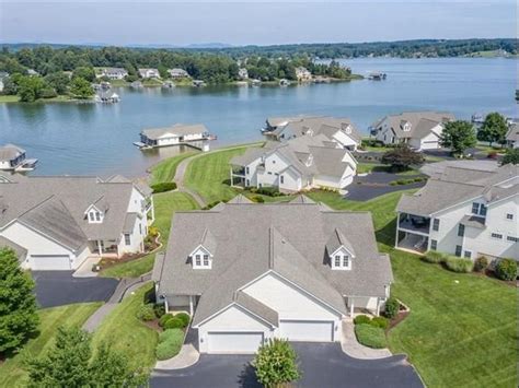 Smith mountain lake construction | ready to build your dream home on smith mountain lake. 20 Brooke DR in 2020 | Lake houses for sale, Lake house ...