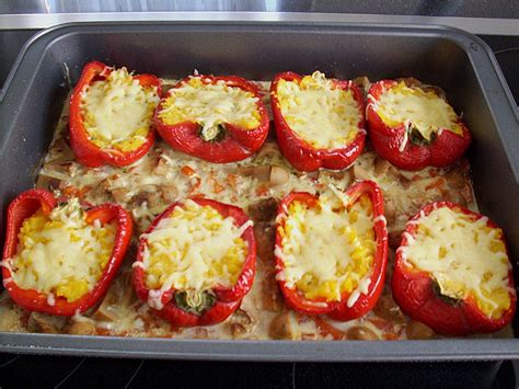 Dieses rezept wird auf ein backblech aufgestrichen, gebacken und tipps zum rezept. Paprikaschoten mit Maisgrieß (Polenta) gefüllt (Rezept mit ...
