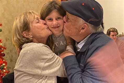 Tom Brady S Parents Kiss Granddaughter Vivian In Rare Photo
