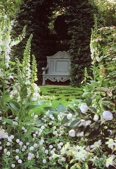 35 Beautiful Romantic Garden Ideas That Make Will Love