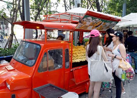 Food truck fiberglass mobile concession trailer espresso service cart factory cheap food truck for sale. Bangkok Food Hunt 2017 - Food Truck Corner at Platinum Mall