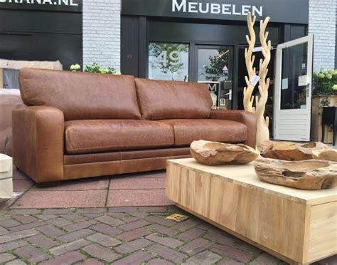 There is so much to learn about purchasing furniture. Robustes, tiefes Sofa Bentley in dickem Büffelleder braun ...