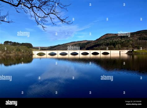 Ladybower Reservoir Bridge Hi Res Stock Photography And Images Alamy