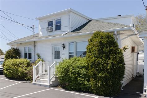 These stays are highly rated for location, cleanliness, and more. Ocean view cottage w/ grill-near Long Sands Beach, walk to ...
