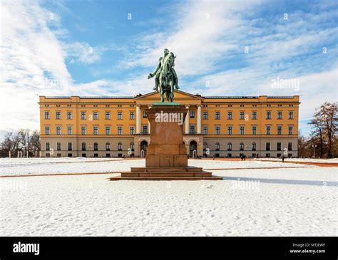 Royal Palace And Slottsplassen In Winter Oslo Norway Stock Photo Alamy