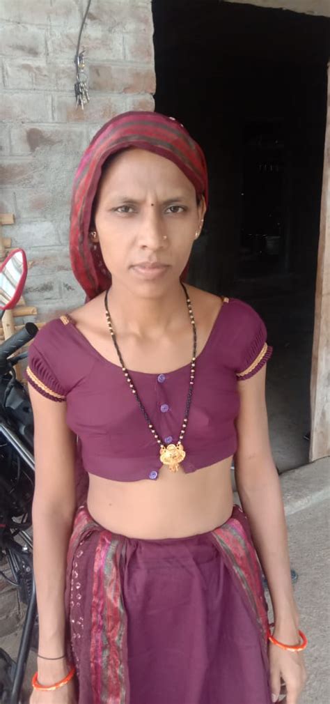 Indian Sexy Slim Bhabhi Nude Photos Femalemms