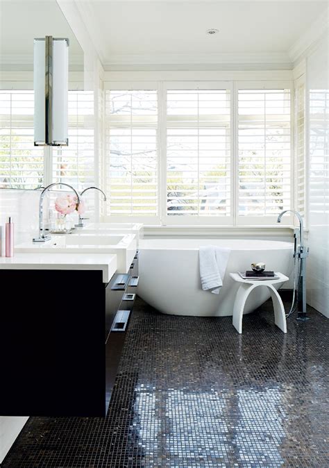 More than just functional, it's where we go to relax, unwind, and let the stresses of the day wash speaking of old, bathtubs of late have undergone a revolution. 10 Most Beautiful and Stylish Bathtubs Designs