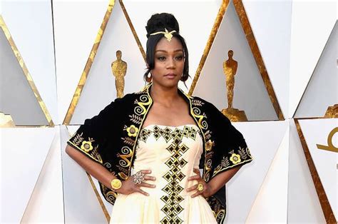 tiffany haddish said her oscar outfit was inspired by her eritrean roots and it s honestly