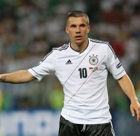 Im juni 2015 wurde ein neues logo vorgestellt, mit dem sich die nationalmannschaft den namen die. Fußball-Nationalmannschaft: Podolski: "Es geht um ...