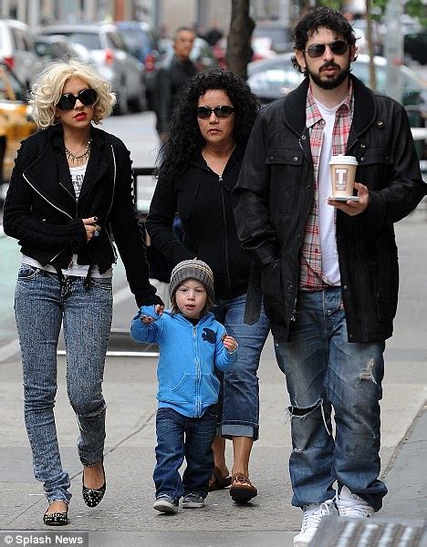 Christina Aguilera Bojuje S Rozvodom Veľkým Výstrihom Aktuality Sk