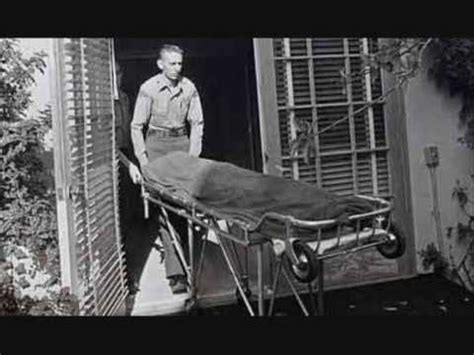 With george barris, peter bogdanovich, tony curtis, joe dimaggio. Marilyn Monroe death photo - YouTube