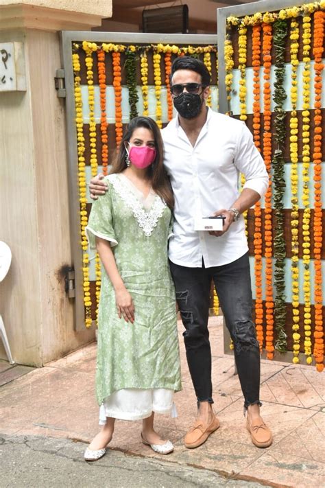 Ganesh Chaturthi 2020 Shabir Ahluwalia Karishma Tanna Anita Hassanandani And Other Tv Celebs