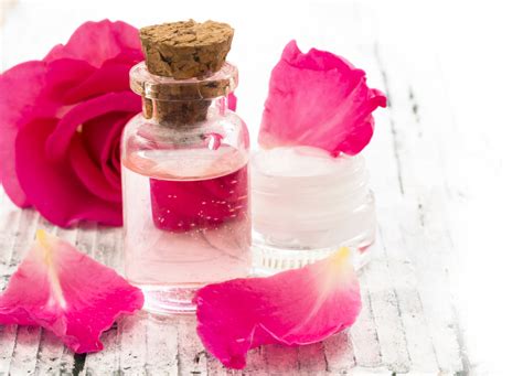 Rose water toners are great in pulling out dirt and excess oils from the pores without disrupting let it simmer till the water reduces to half. Uses for Rose Water - Vine Vera