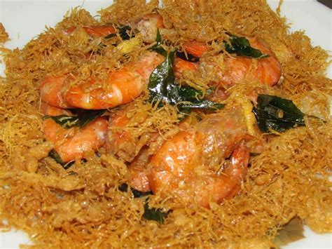 A variety of ingredients can be added to the pie filling, such as meat, seafood, cheese, and vegetables. 5 RESEPI UDANG MUDAH DAN SEDAP!
