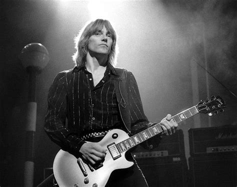 Snowy White Snowy White In 2020 Thin Lizzy White Picture Les Paul