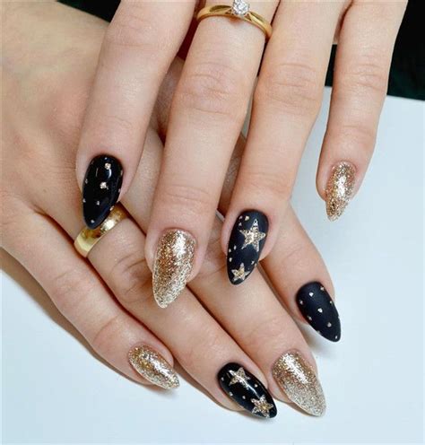 pin by vanessa rivera on in 2020 star nail designs star nail art star nails